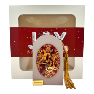 Ξύλινο γούρι παράθυρο Merry Roses σε σάπιο μήλο με τη χρονολογία 2027