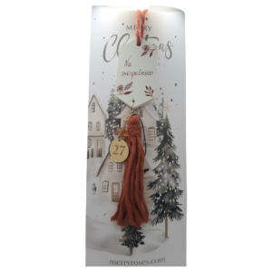 Γούρι 2027 Merry Roses, φούντα σε κεραμιδί με κεραμική ετικέτα και την ευχή Να ονειρεύεσαι