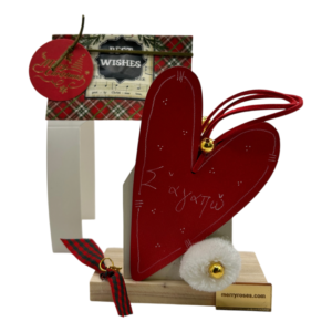 Κόκκινη ξύλινη καρδιά Merry Roses με τη φράση Σ' αγαπώ